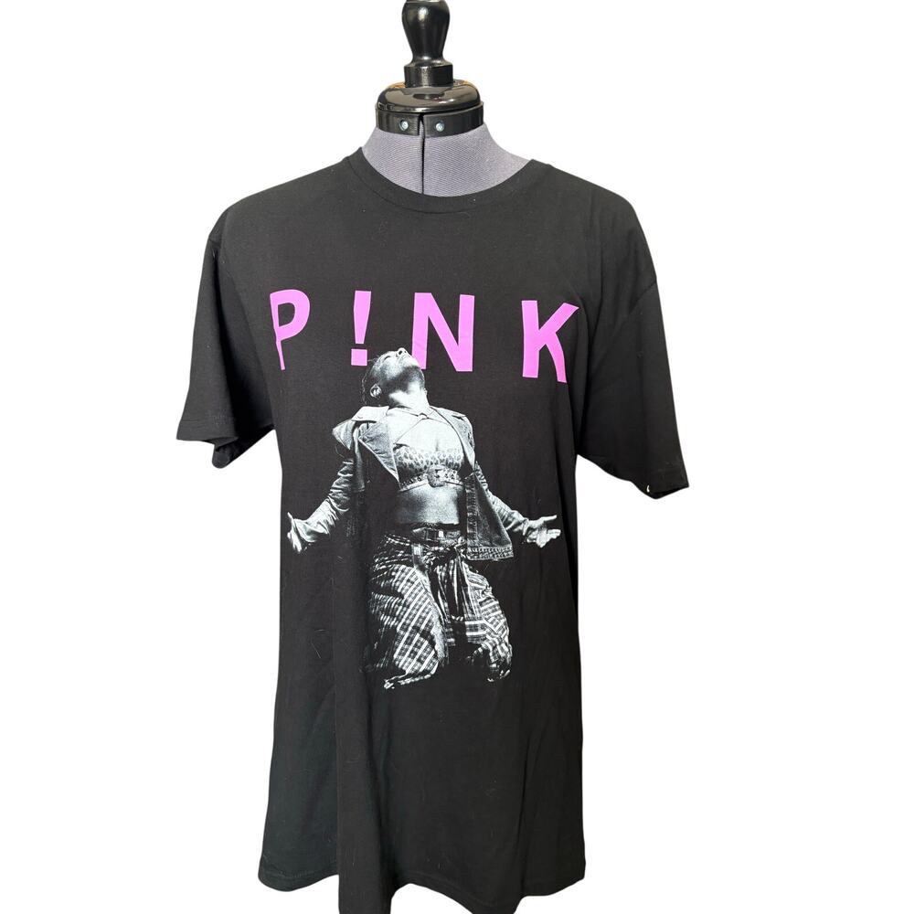 Official P!NK Summer Carnival Tour 2023 Concert T Shirt Size M Black Graphic Tee